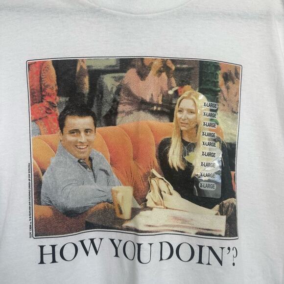 ❤️ NWT FRIENDS How You Doin? Graphic Tee in White, Size XL - Picture 3 of 4